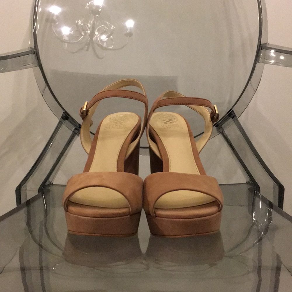 Vince Camuto chunky strappy platforms SZ 8.5